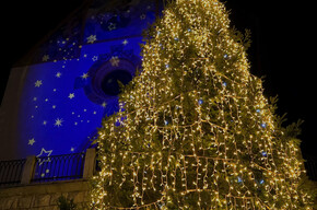 Panettone and Vin Brulè