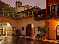  A walk through the vineyards of La Cadalora 