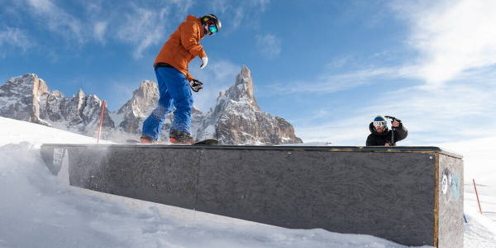 Do stunts at Rolle Railz Park