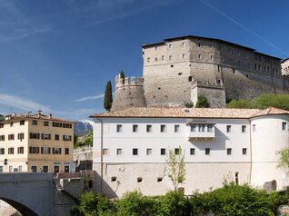 Vallagarina - Rovereto - Castello di Rovereto con vista sul torrente Leno