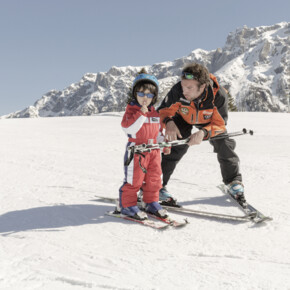 Madonna di Campiglio - Maestro di sci con bambina
