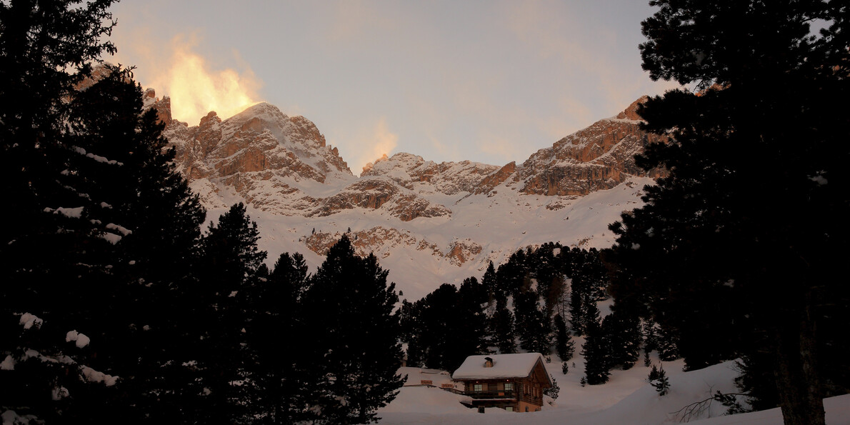 Val di Fassa - Valle del Vajolet - Baita innevata