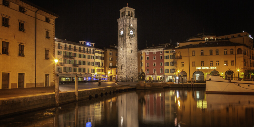 Garda Trentino - Lago di Garda - Riva del Garda - Centro storico - Piazza
