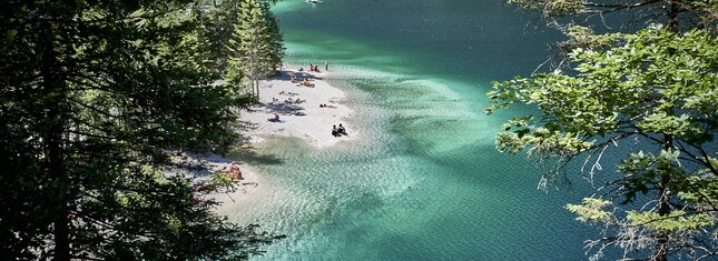 Lake Tovel - The legend of the red lake
