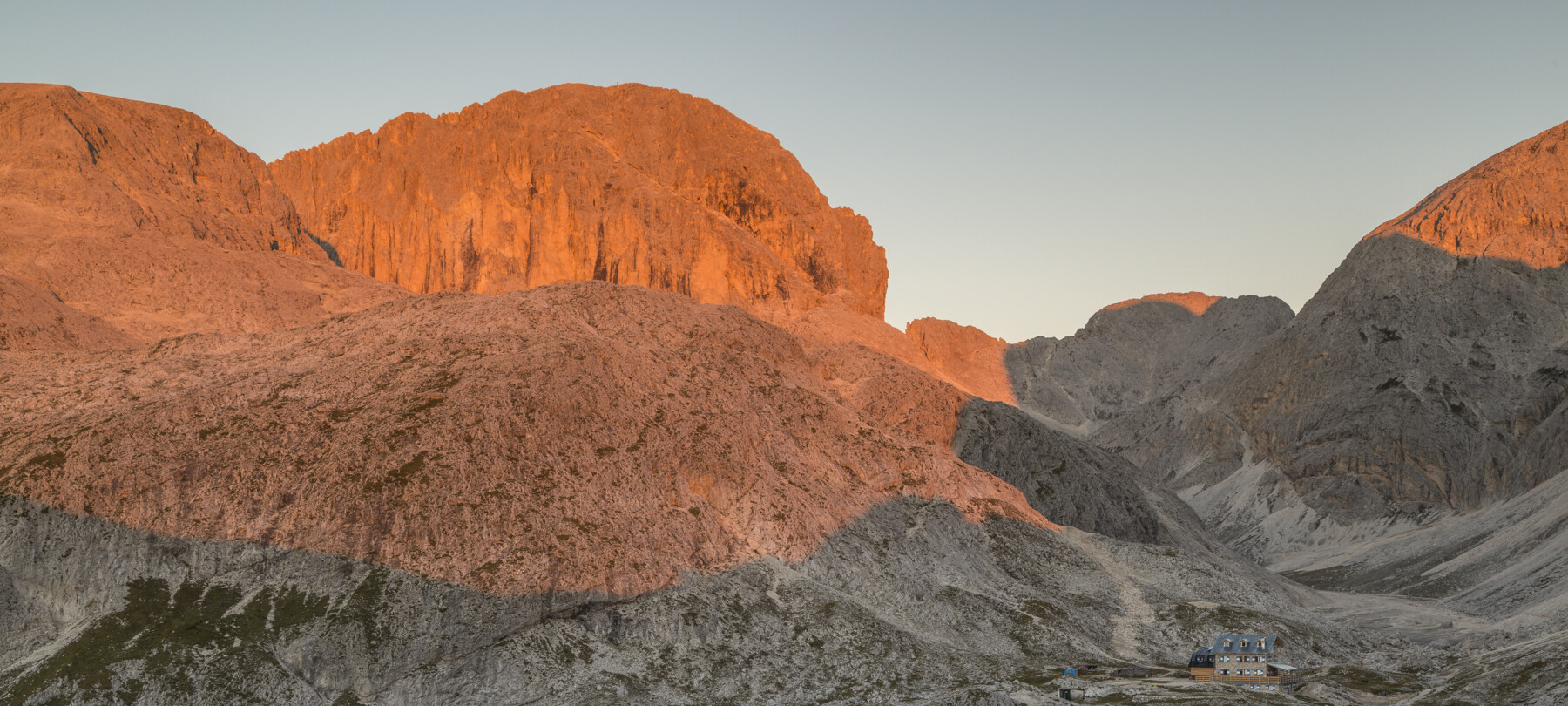 Legenden der Dolomiten: Der Zwergenkönig Laurin und die Enrosadira