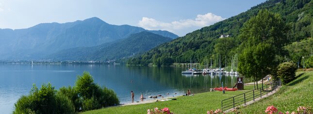 Caldonazzo lake, free beaches and bathing establishments 
