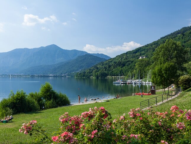 Caldonazzo lake, free beaches and bathing establishments 