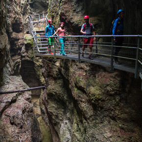 Ravijnen, grotten en mijnen
