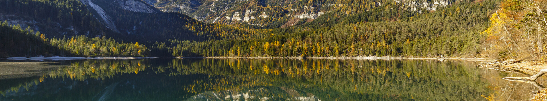 Water-inspired silence