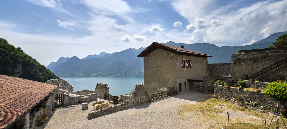 Valle del Chiese - Bondone - Castello San Giovanni
