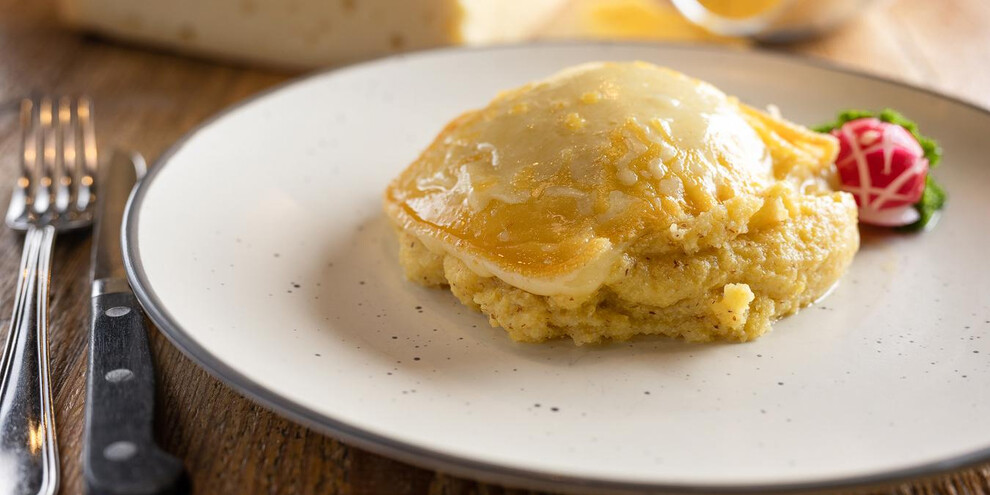 Polenta e formaggio fuso