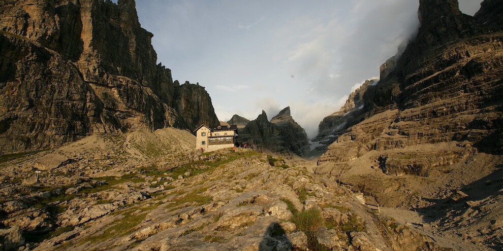 Passo Grostè - Rif. Tuckett – Rif. Brentei – Vallesinella