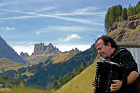LA NATURA ACCOGLIE MAGIE DI SUONI E SILENZI