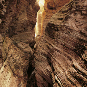 Gola nella pietra rossa dell'Orrido di Ponte Alto