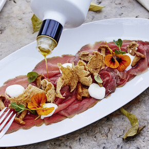 Involtini di carne salada con caprino fresco 