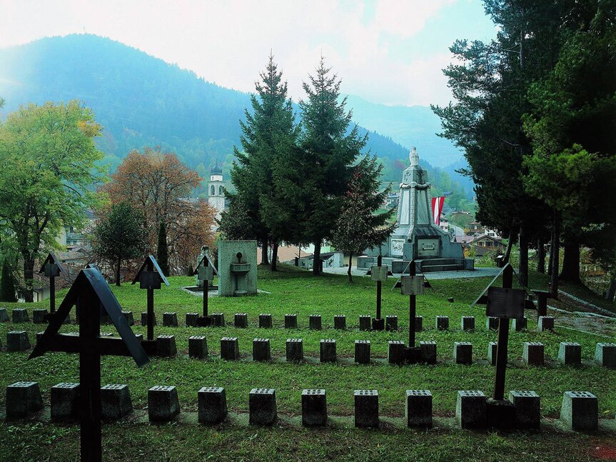 Österreichisch-ungarischer Monumentalfriedhof in Bondo