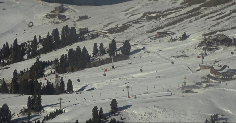 Webcam Pampeago  - Predazzo -  Obereggen - Mountain huts Zischg and Ganischger