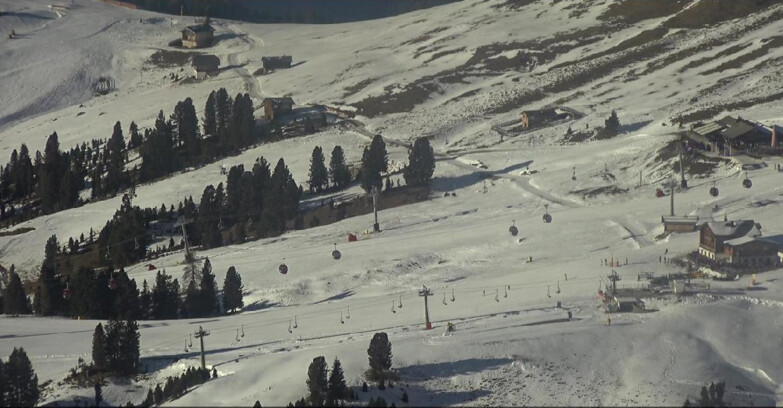 Webcam Pampeago  - Predazzo -  Obereggen - Mountain huts Zischg and Ganischger