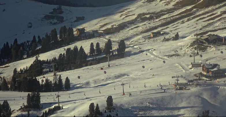 Webcam Pampeago  - Predazzo -  Obereggen - Mountain huts Zischg and Ganischger