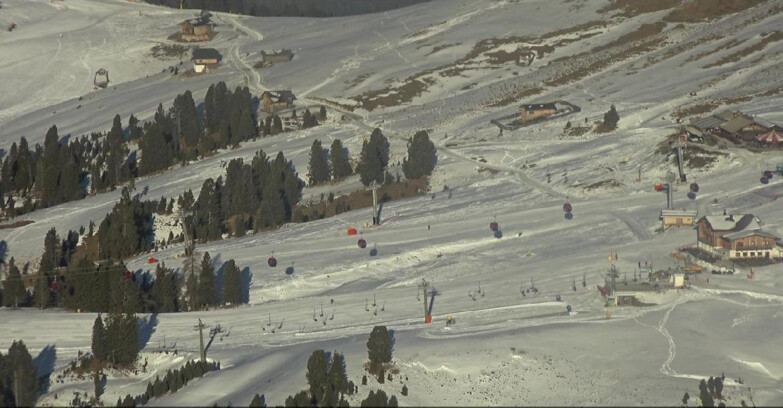 Webcam Pampeago  - Predazzo -  Obereggen - Mountain huts Zischg and Ganischger