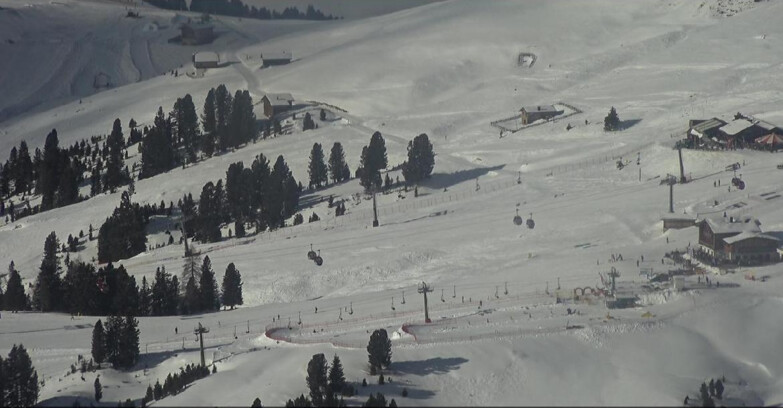 Webcam Pampeago  - Predazzo -  Obereggen - Mountain huts Zisch and Genischer
