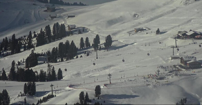 Webcam Pampeago  - Predazzo -  Obereggen - Mountain huts Zisch and Genischer