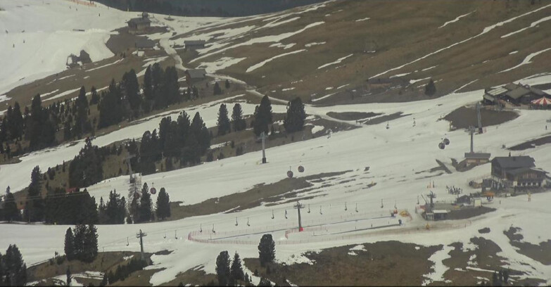 Webcam Pampeago  - Predazzo -  Obereggen - Mountain huts Zisch and Genischer