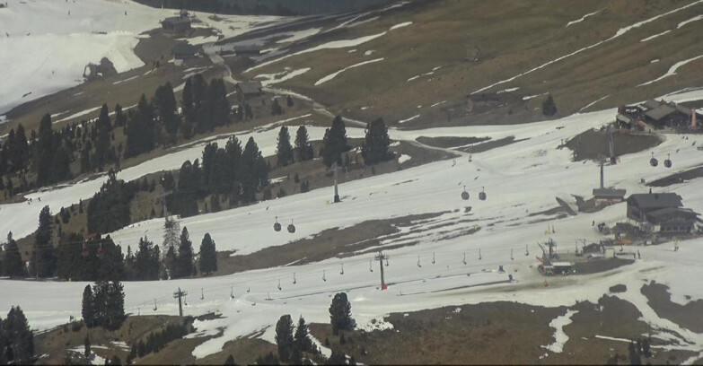 Webcam Pampeago  - Predazzo -  Obereggen - Mountain huts Zisch and Genischer