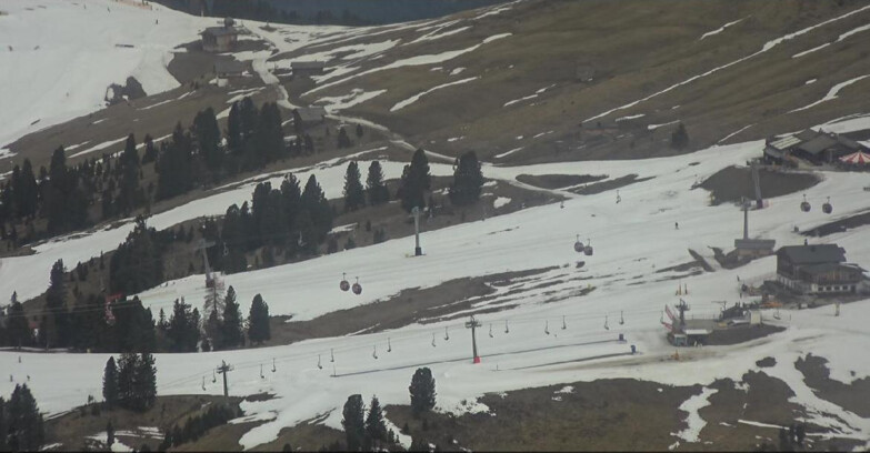 Webcam Pampeago  - Predazzo -  Obereggen - Mountain huts Zisch and Genischer