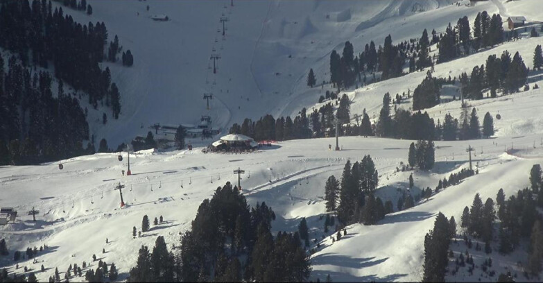 Webcam Pampeago  - Predazzo -  Obereggen - Mountain hut Latemar