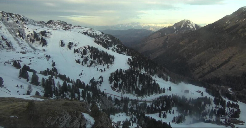 Webcam Пампеаго - Предаццо - Оберегген	 - Pista Agnello