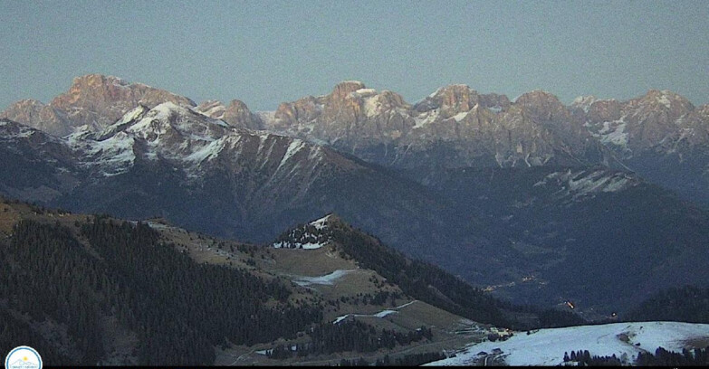 Webcam Passo Brocon-Marande - Brocon Pass and Pale di S.Martino 