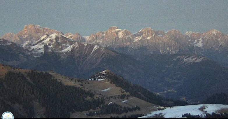 Webcam Passo Brocon-Marande - Brocon Pass and Pale di S.Martino 