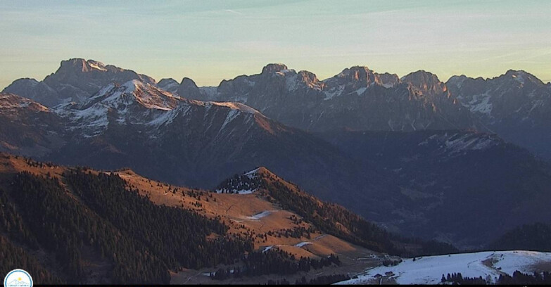 Webcam Passo Brocon-Marande - Brocon Pass and Pale di S.Martino 
