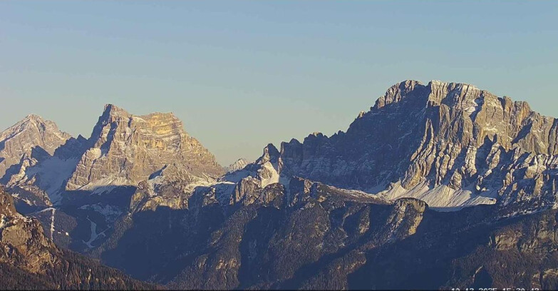 Webcam Passo San Pellegrino-Falcade  - Pelmo e Civetta