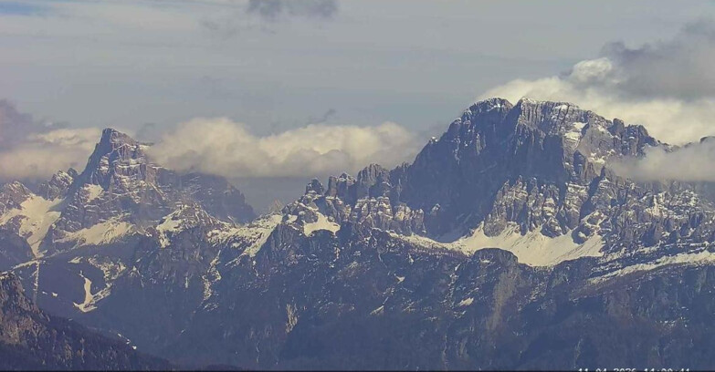 Webcam Passo San Pellegrino-Falcade  - Pelmo e Civetta