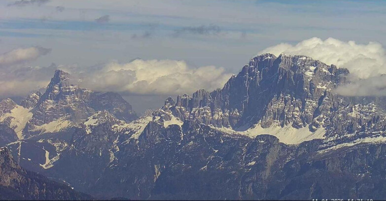 Webcam Passo San Pellegrino-Falcade  - Pelmo e Civetta