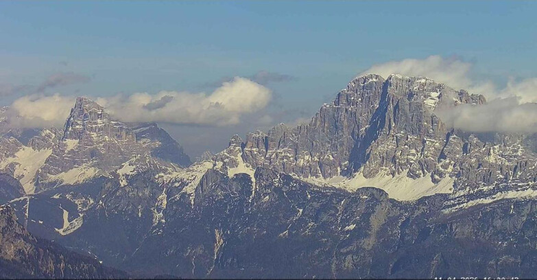 Webcam Passo San Pellegrino-Falcade  - Pelmo e Civetta