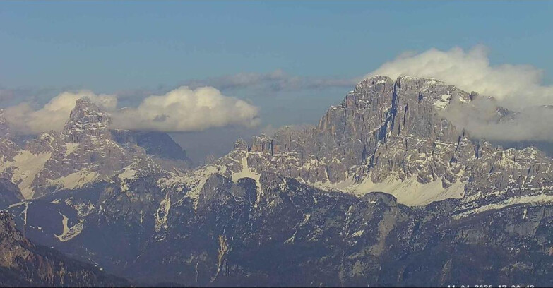 Webcam Passo San Pellegrino-Falcade  - Pelmo e Civetta