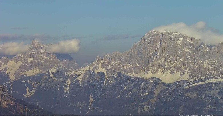 Webcam Passo San Pellegrino-Falcade  - Pelmo e Civetta