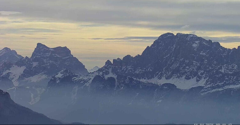 Webcam Passo San Pellegrino-Falcade  - Pelmo e Civetta