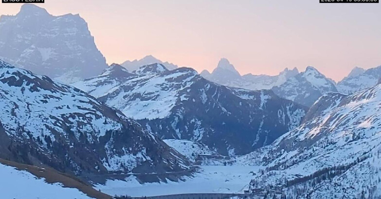 Webcam Canazei-Belvedere - Lago e Passo Fedaia