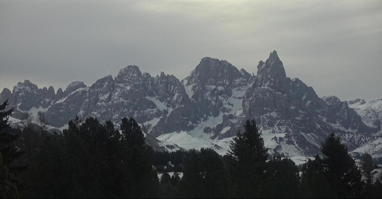 Webcam Белламонте-Альпе-Лусиа  - Pale di San Martino