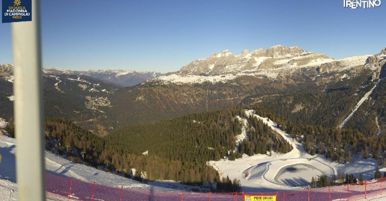 Webcam Pinzolo - Rifugio Doss del Sabion - 2100m
