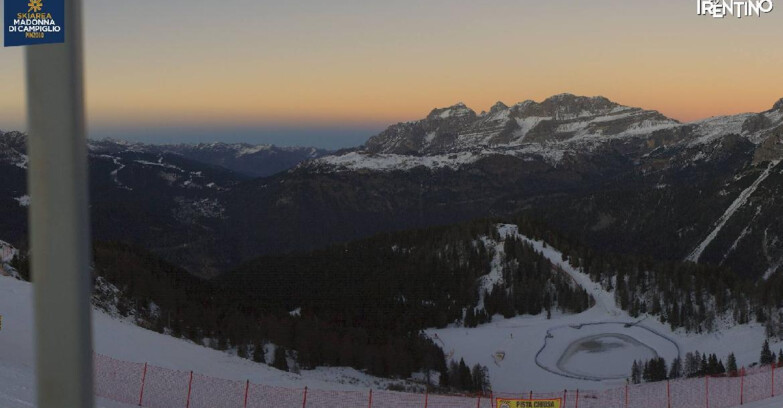 Webcam Pinzolo - Rifugio Doss del Sabion - 2100m