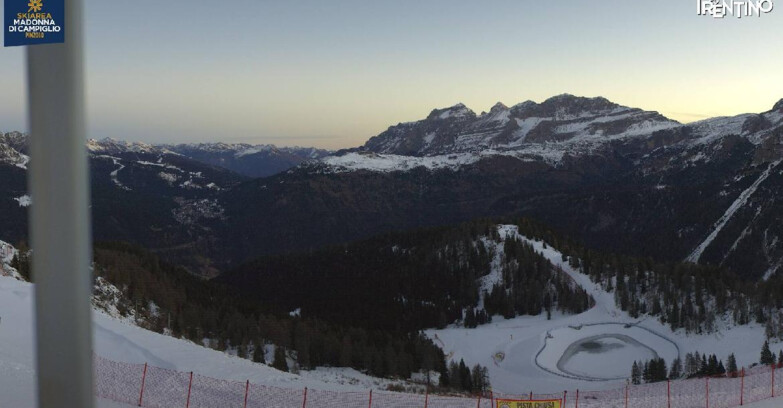 Webcam Pinzolo - Rifugio Doss del Sabion - 2100m