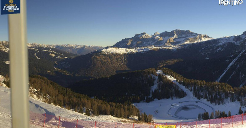 Webcam Pinzolo - Rifugio Doss del Sabion - 2100m