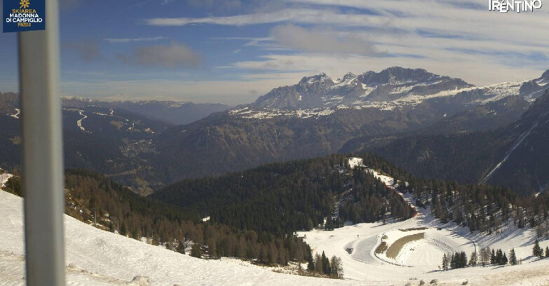Webcam Pinzolo - Rifugio Doss del Sabion - 2100m