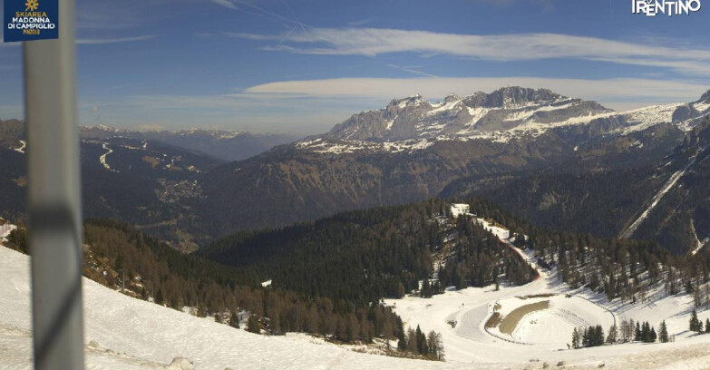 Webcam Pinzolo - Rifugio Doss del Sabion - 2100m