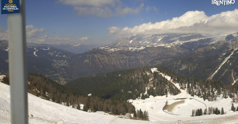 Webcam Pinzolo - Rifugio Doss del Sabion - 2100m